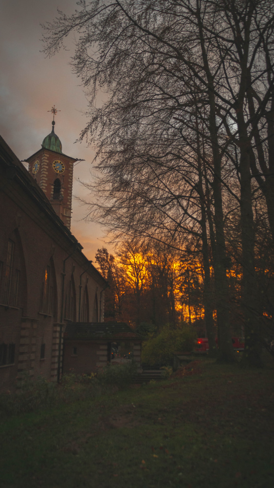 Sonnenaufgang Kirche